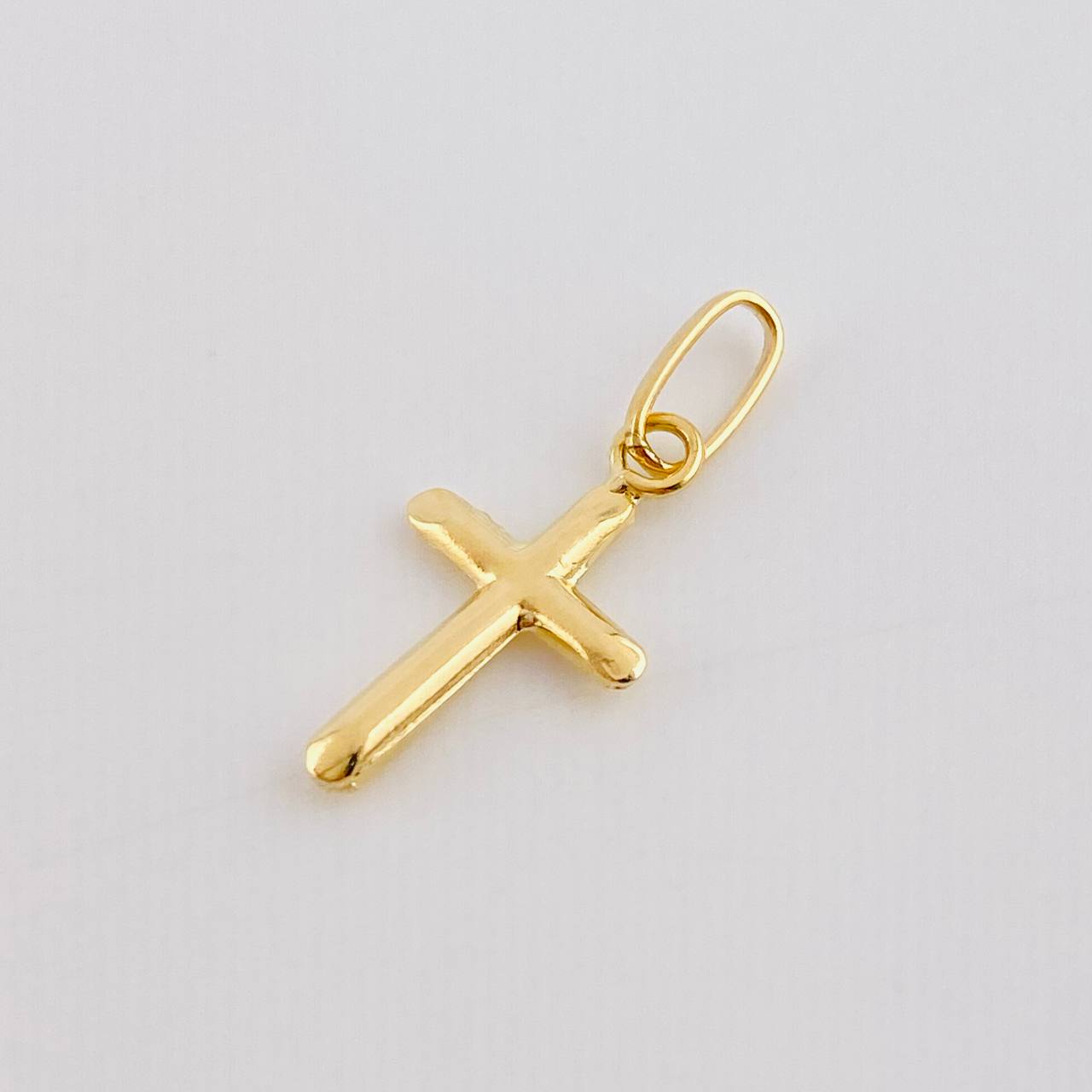 Dije Cruz Lisa Puntas Planas 0.2 g / 1.6 cm Oro Amarillo 18K