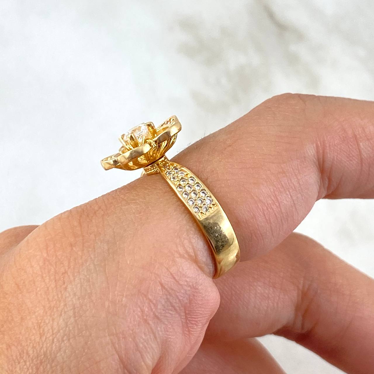 Set Flor 10.4 Anillo / T6 1/2 + Topos + Dije / 2.1cm Circones Fucsias Oro Amarillo (A.C)
