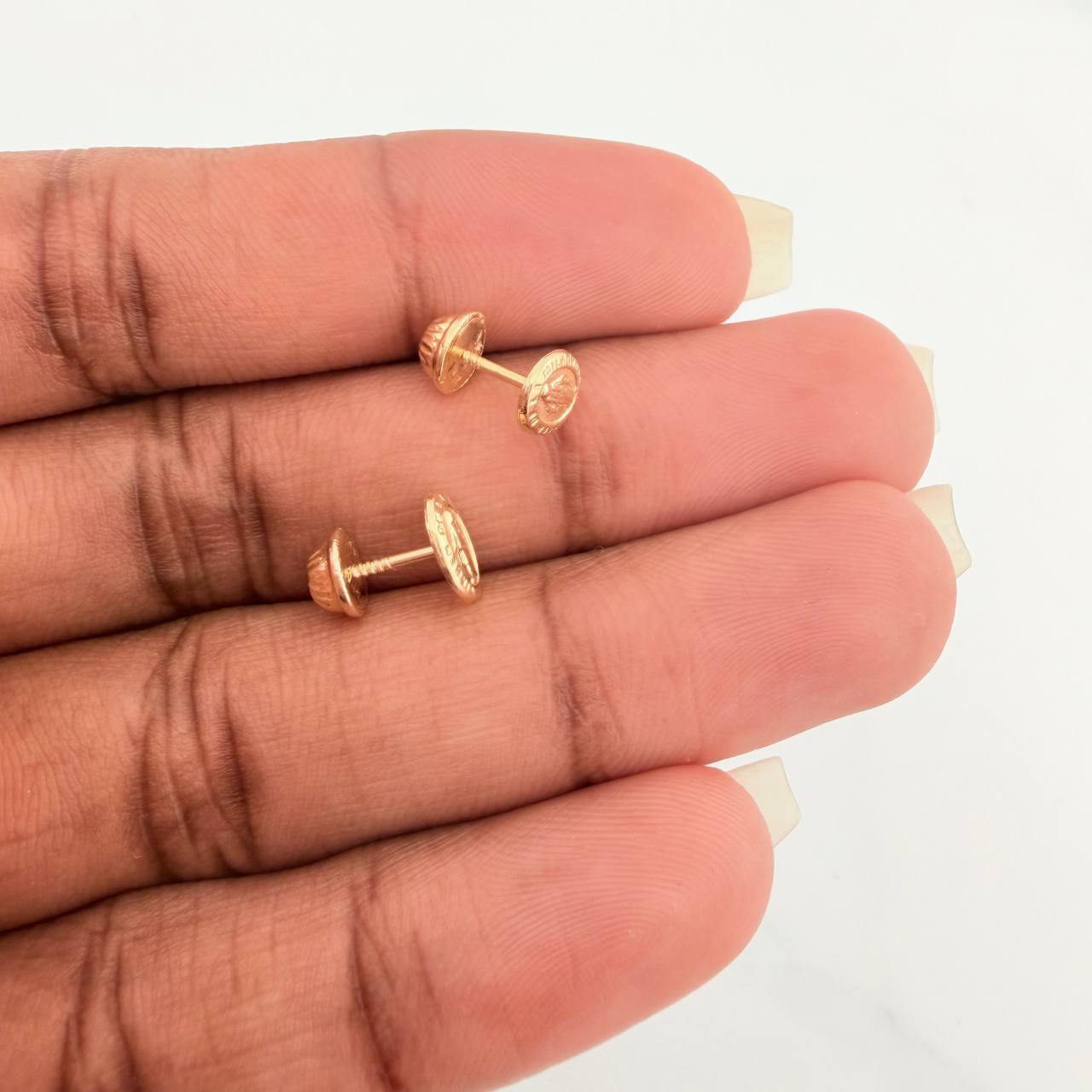 Topos Virgen Milagrosa 0.6gr / 7.23mm Oro Amarillo 18K %