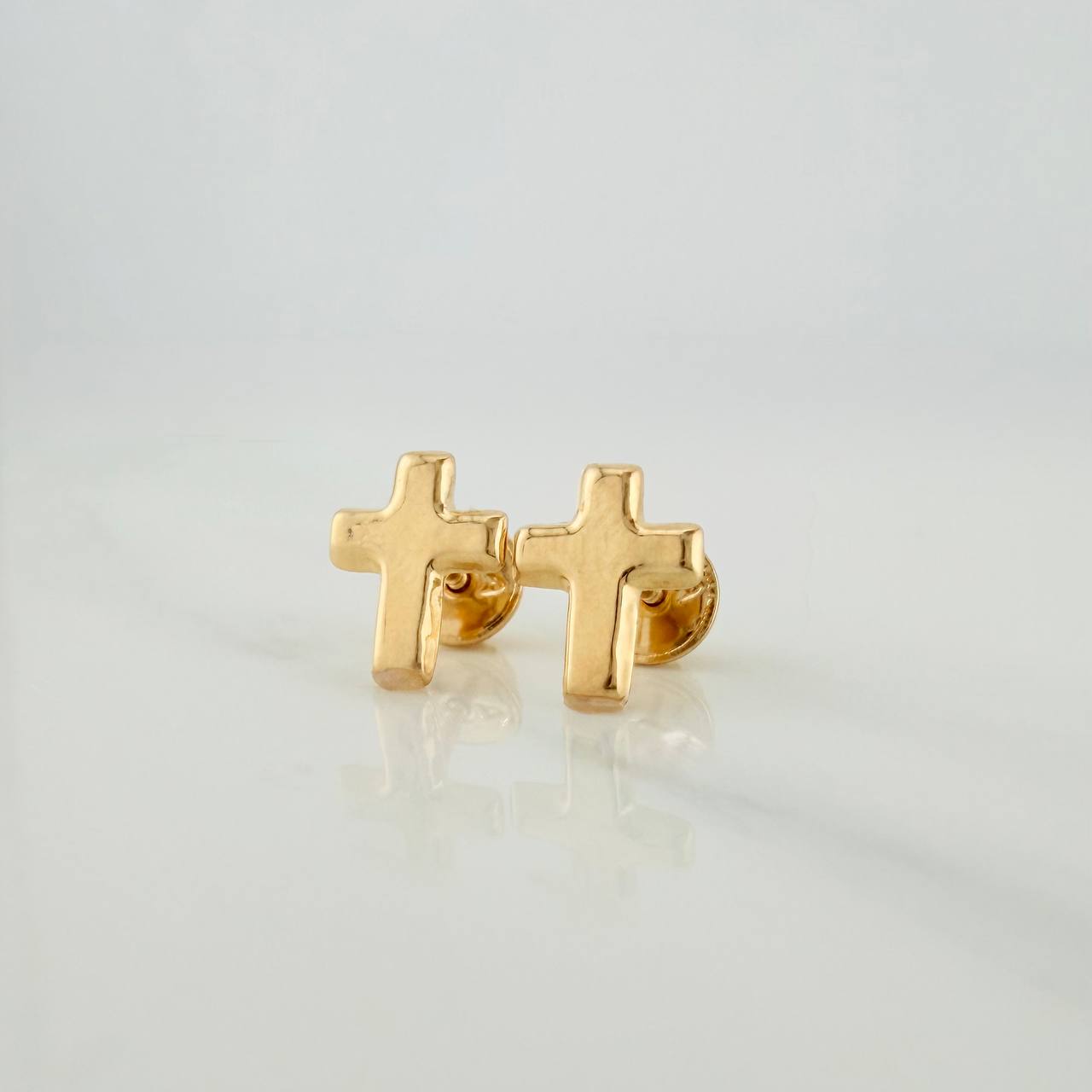 Topos Cruz 0.6gr / 9.14mm Oro Amarillo 18K %