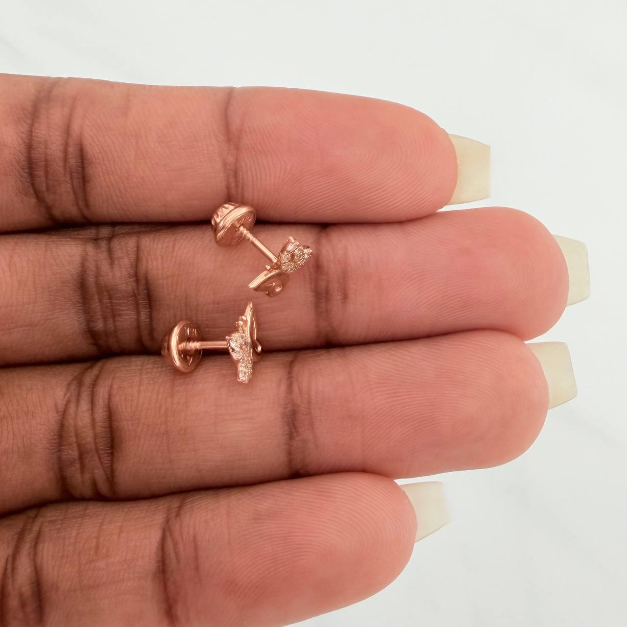 Topos Silueta Mariposa 0.9gr / 6.66mm Oro Rosa 18K %