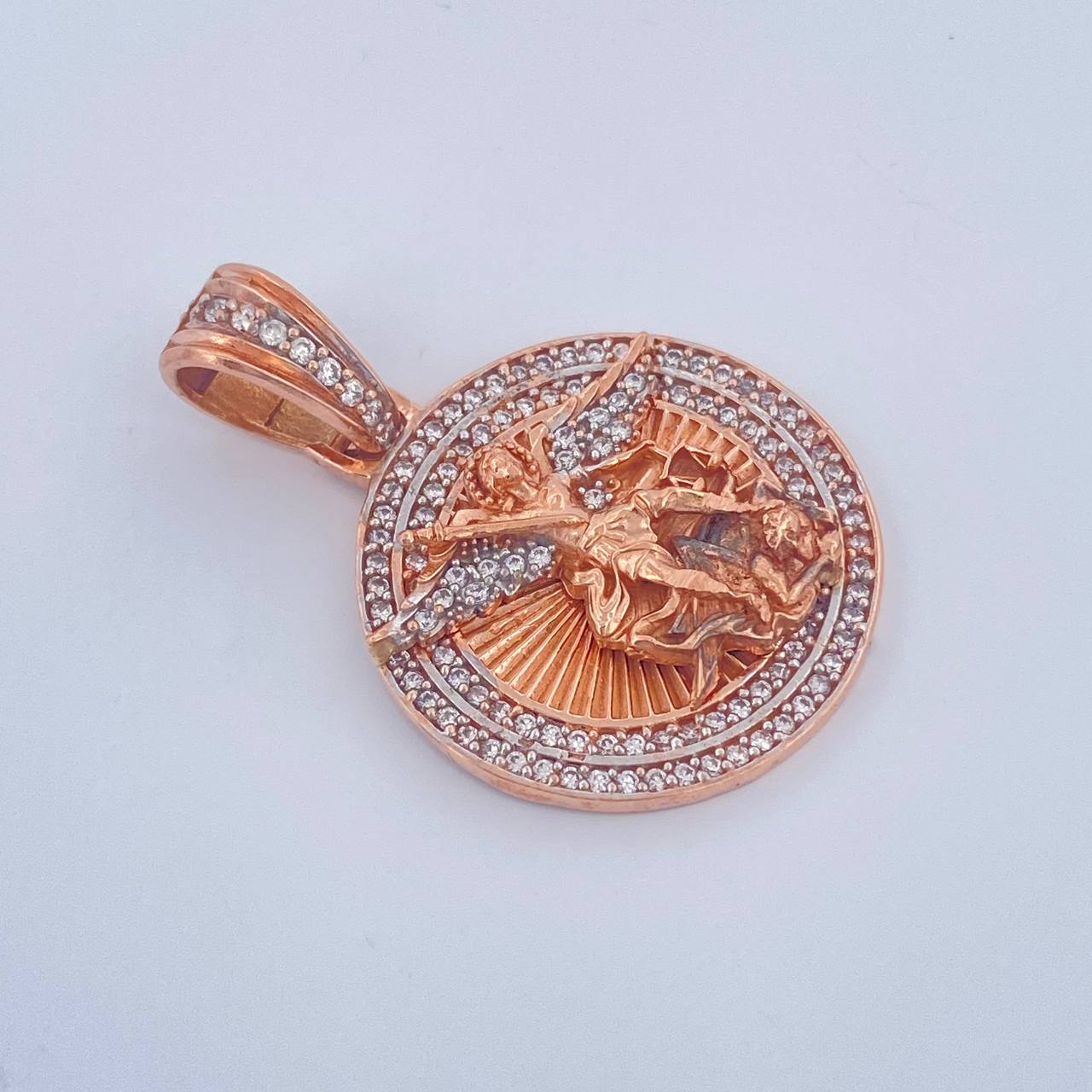 Dije San Miguel 7.95gr / 3.5cm / Tres Oros 18K $