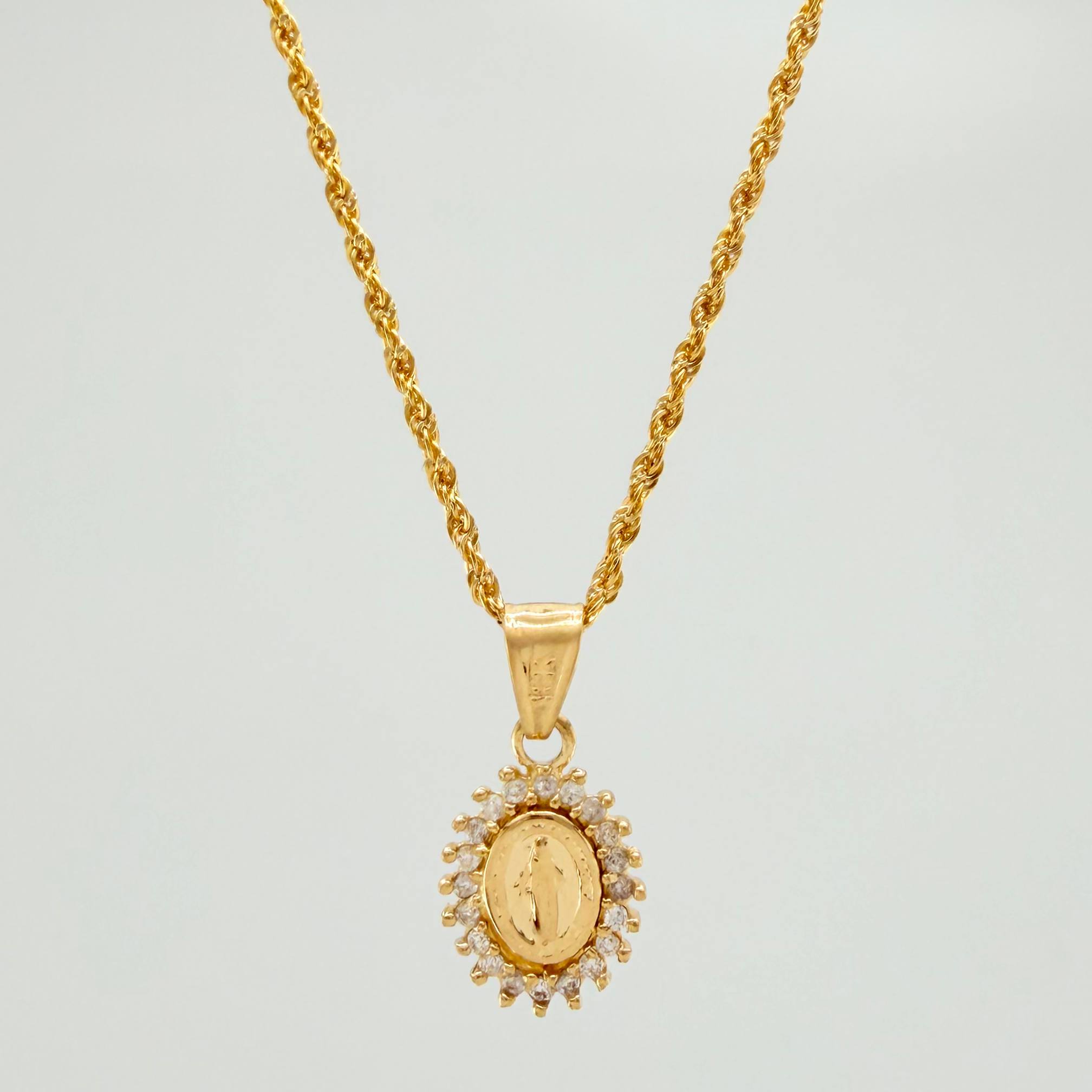 Set Cadena Lazo + Dije Virgen Milagrosa / 1.95gr / 50.2 cm Oro Amarillo 18K