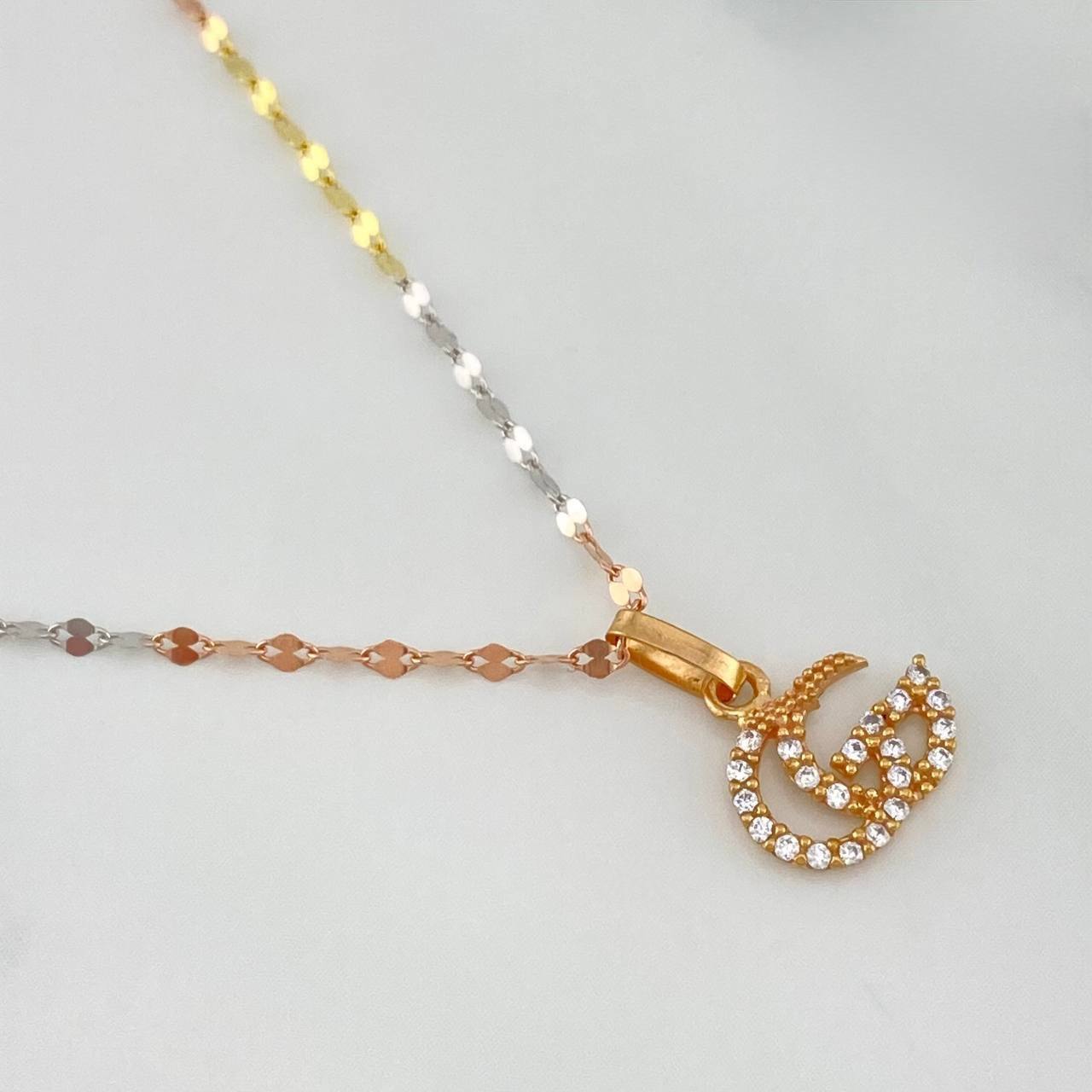 Set Cadena Flor Espejo + Dije Gg / 1.4gr / 45.1 cm Tres Oros 18K