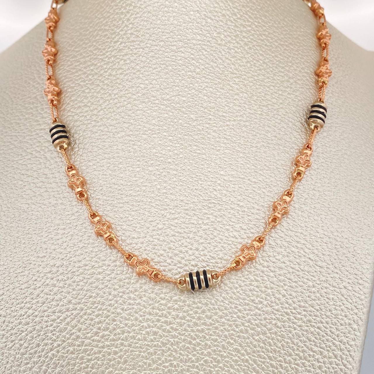 Cadena Rustica Flores 12.4gr / 62cm / 4.5mm Dos Oros Blanco Rosa 18K %