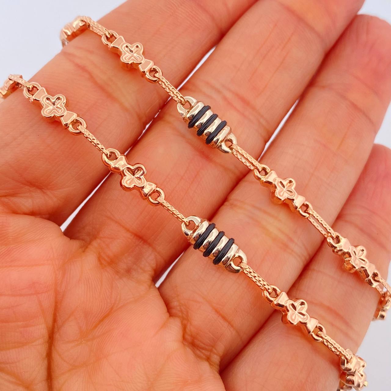 Cadena Rustica Flores 12.4gr / 62cm / 4.5mm Dos Oros Blanco Rosa 18K %