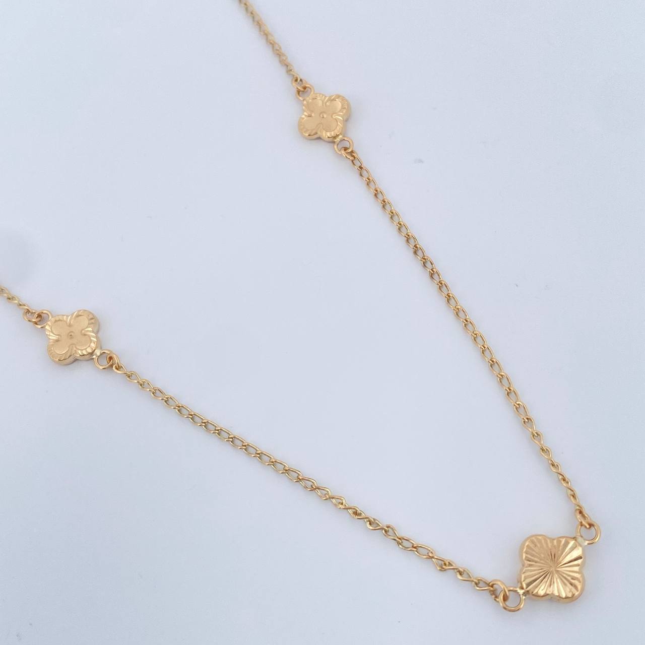 Cadena Espiga Trebol 3.8gr / 46.3cm / 1.4mm Oro Amarillo 18K %