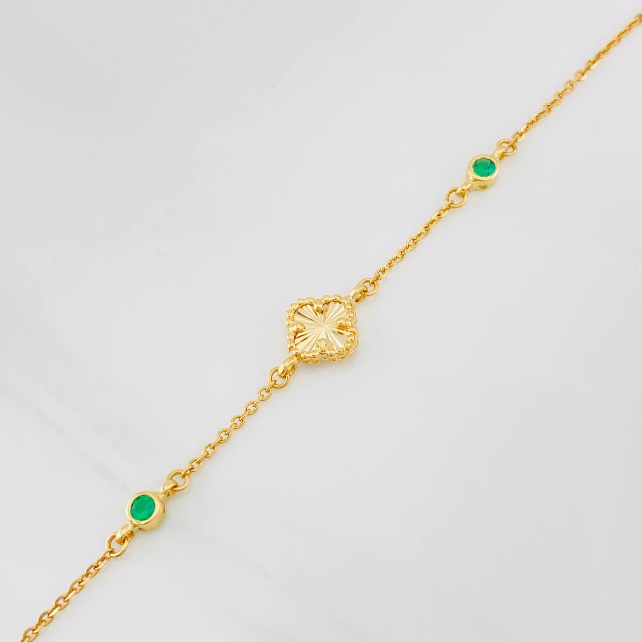 Pulso Trébol Aro Seguido 3g / 19.8cm / 1.53mm Oro Amarillo 18K
