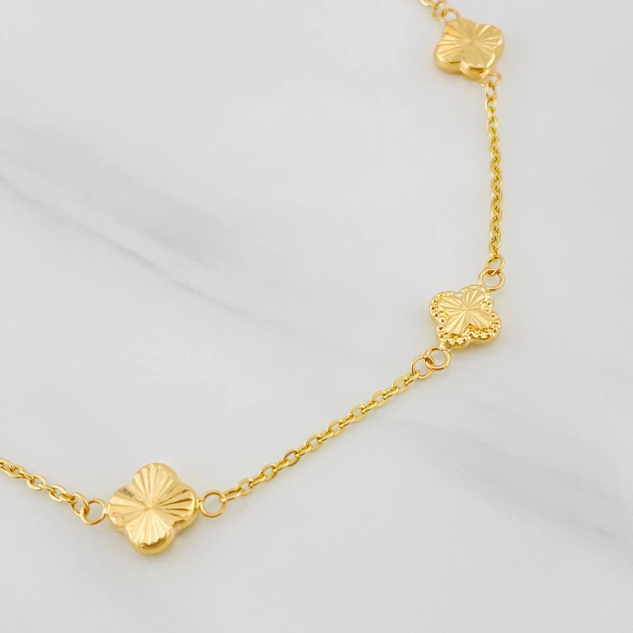 Pulso Aro Seguido Trebol Diamantado 2.4g / 19cm / 1.19mm Oro Amarillo 18K
