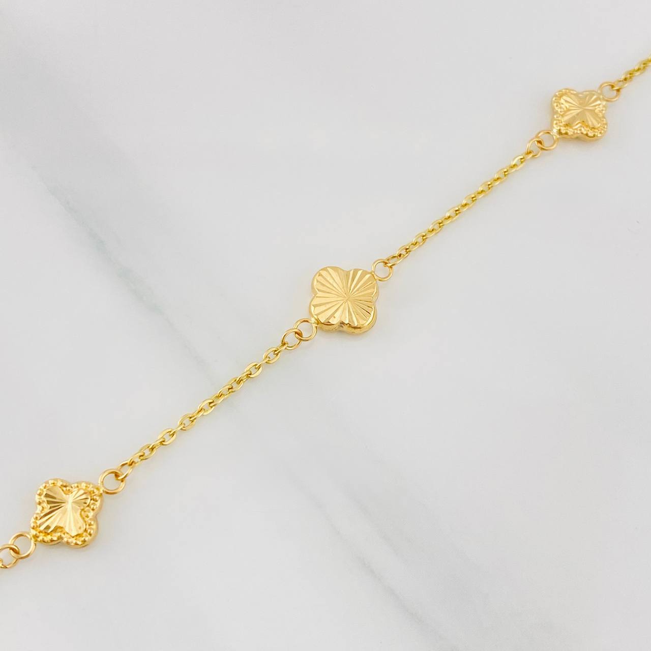 Pulso Aro Seguido Trebol Diamantado 2.4g / 19cm / 1.19mm Oro Amarillo 18K