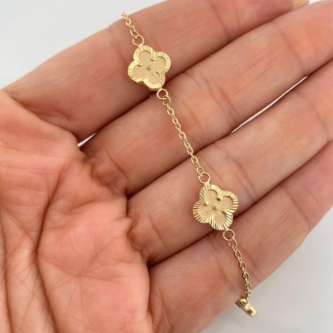 Pulso Aro Seguido Trebol 3.3g / 19cm / 1.1mm Oro Amarillo 18K