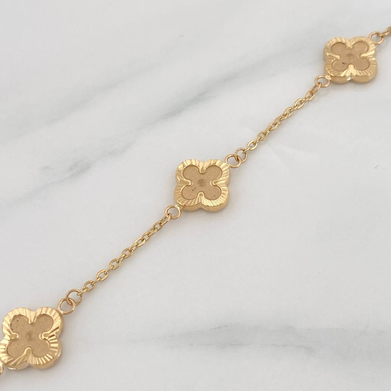 Pulso Aro Seguido Trebol 3.3g / 19cm / 1.1mm Oro Amarillo 18K