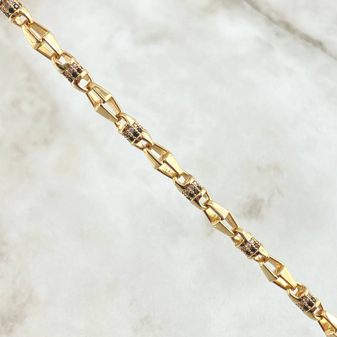 Cadena Granada  47.95gr / 65cm / Circones Blancos Negros Oro Amarillo 18K ©