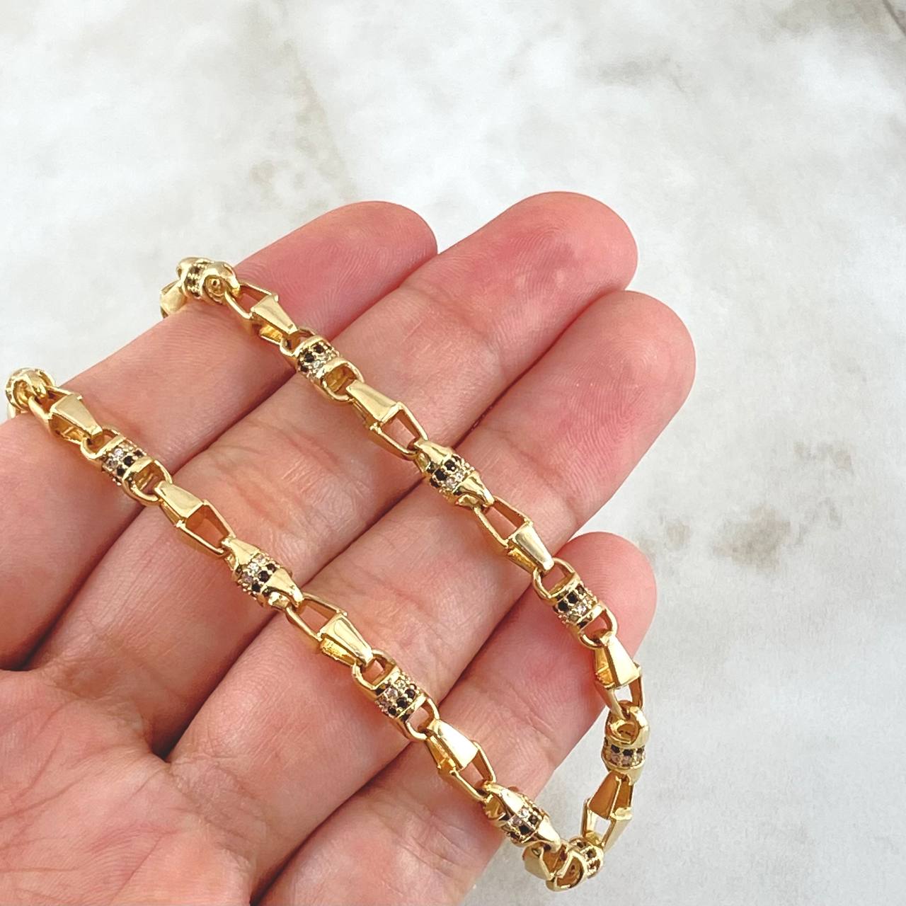 Cadena Granada  47.95gr / 65cm / Circones Blancos Negros Oro Amarillo 18K ©