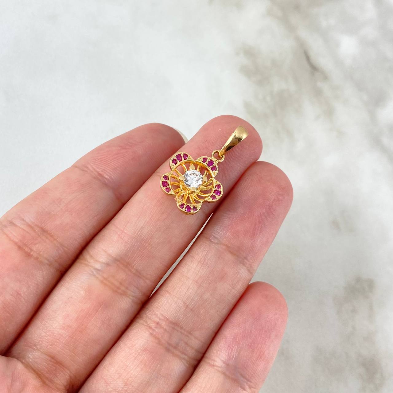 Set Flor 10.4 Anillo / T6 1/2 + Topos + Dije / 2.1cm Circones Fucsias Oro Amarillo (A.C)