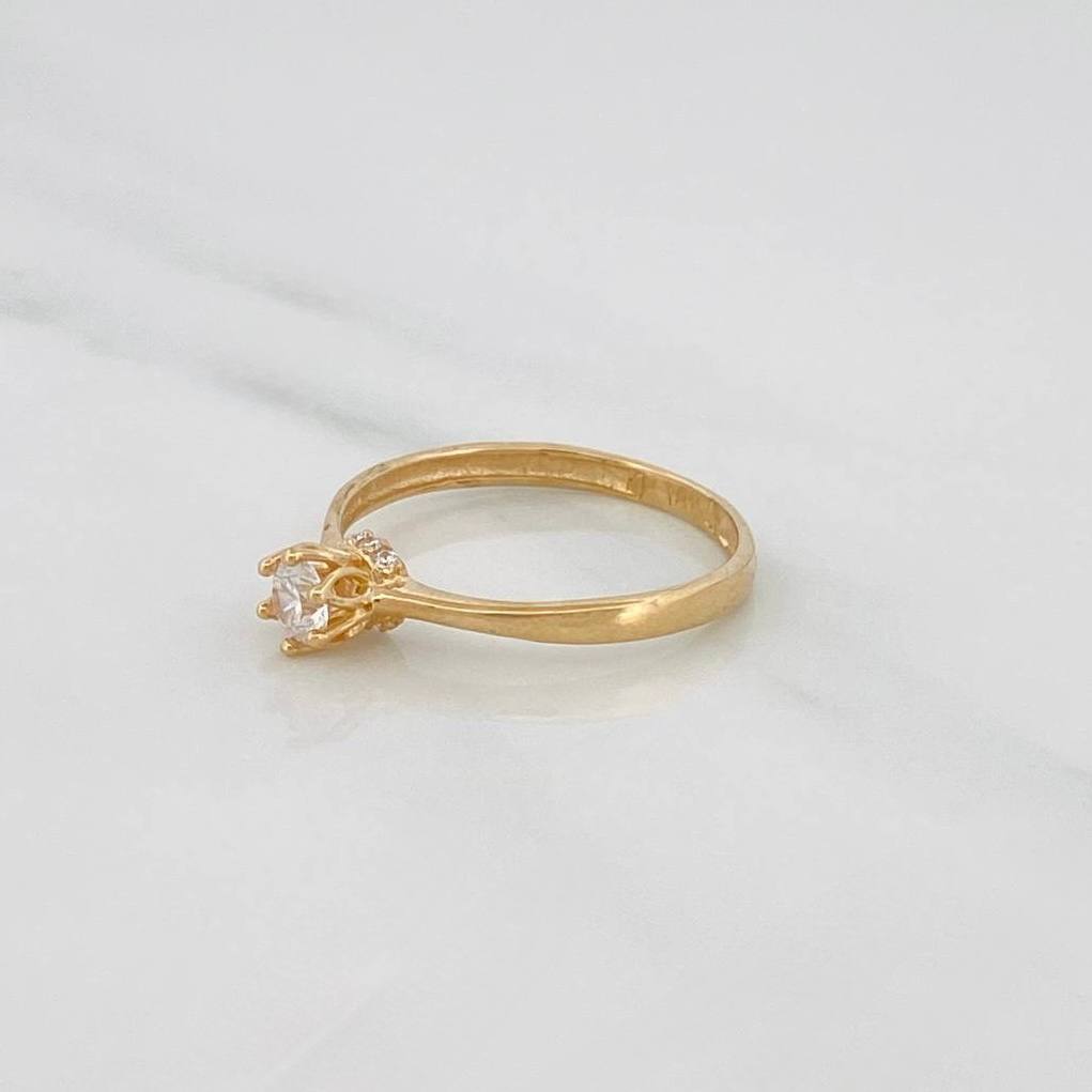 Anillo Solitario 1.45g / T7 Oro Amarillo 18K