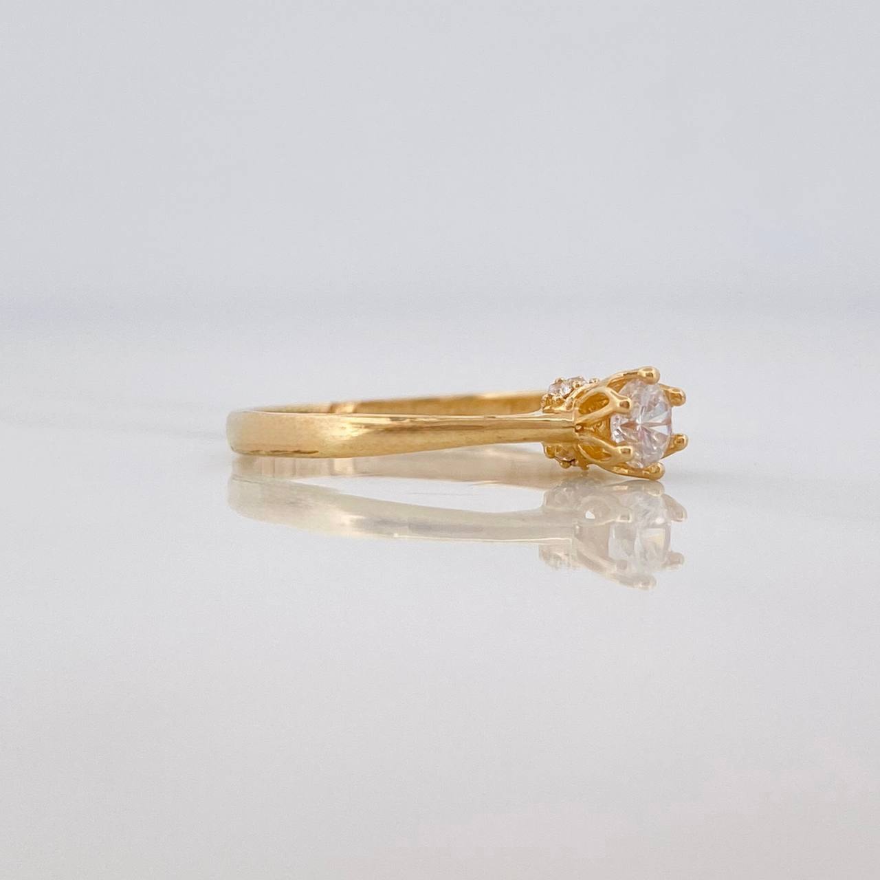 Anillo Solitario 1.45g / T7 Oro Amarillo 18K