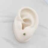 Topos Cuatro Garras Esmeralda 12pts 0.75g / 2mm Oro Amarillo 18K