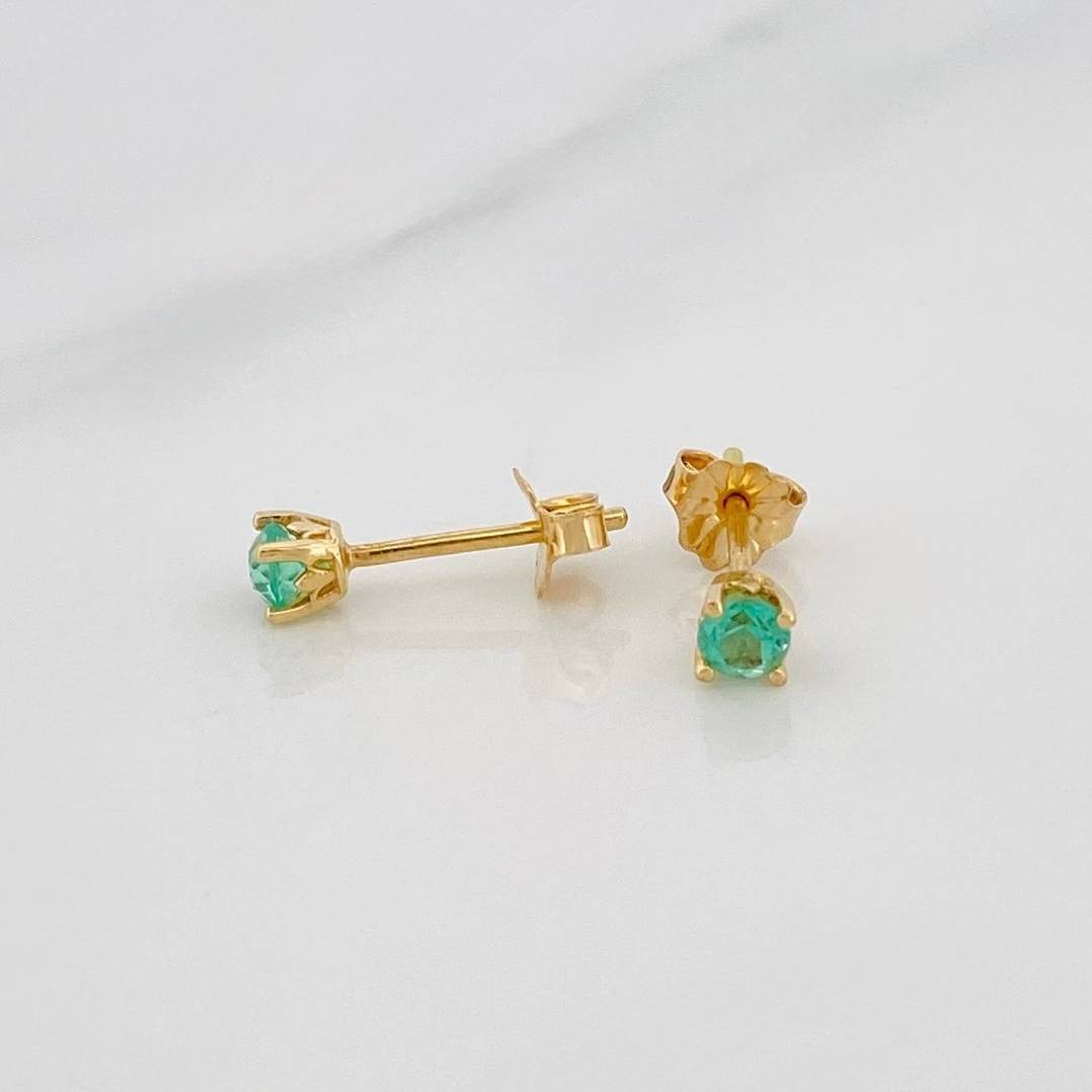 Topos Cuatro Garras Esmeralda 25pts 0.85g / 1.7mm Oro Amarillo 18K
