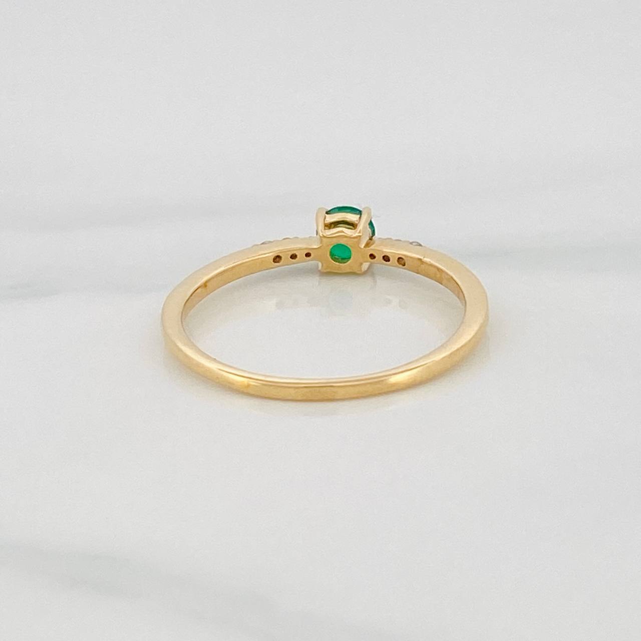Anillo Bisel Esmeralda 20pts Diamantes 0.5pts 1.55g / T6 3/4 Oro Amarillo 18K