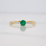 Anillo Bisel Esmeralda 20pts Diamantes 0.5pts 1.55g / T6 3/4 Oro Amarillo 18K