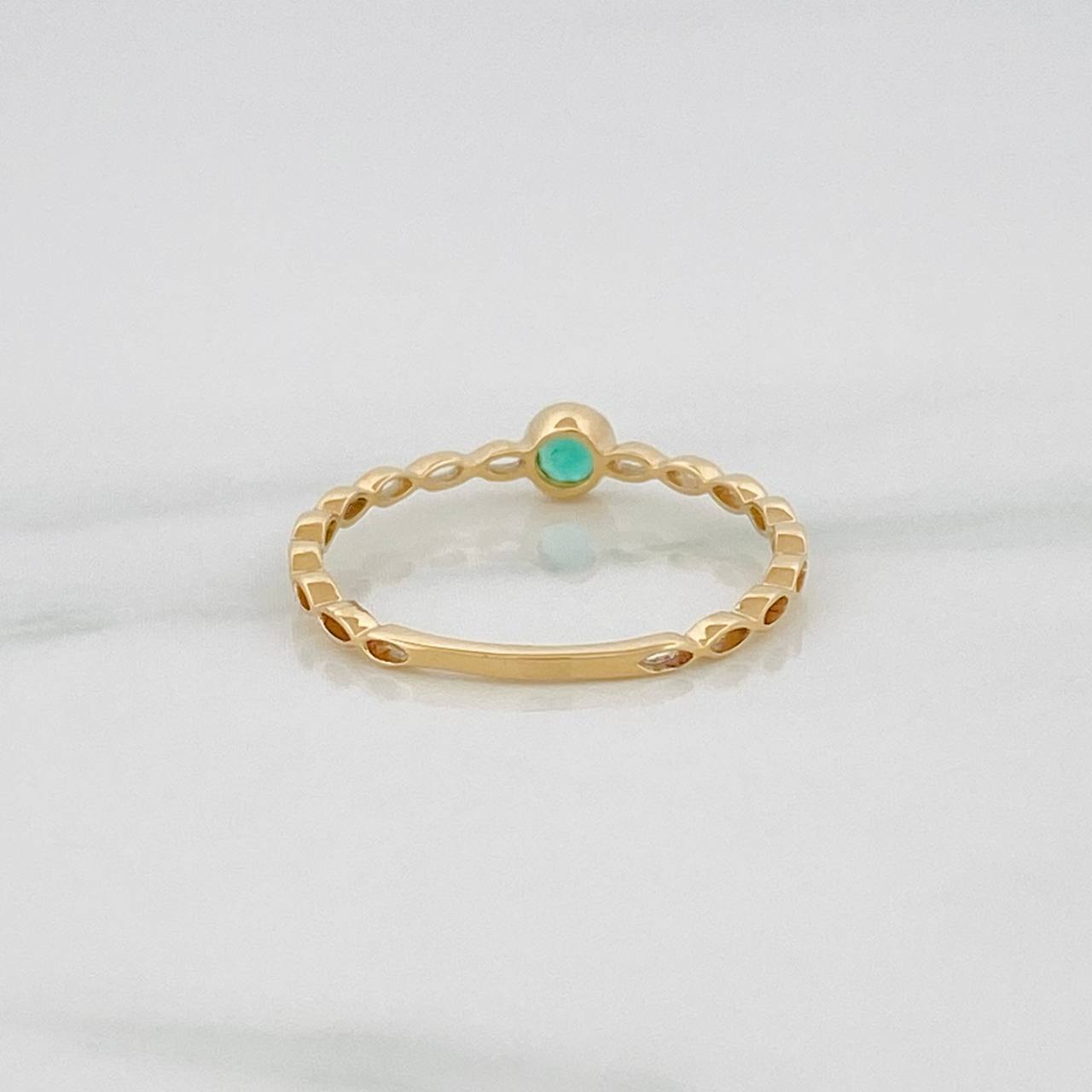 Anillo Bisel Esmeralda 11pts 0.95g / T6 3/4 Oro Amarillo 18K