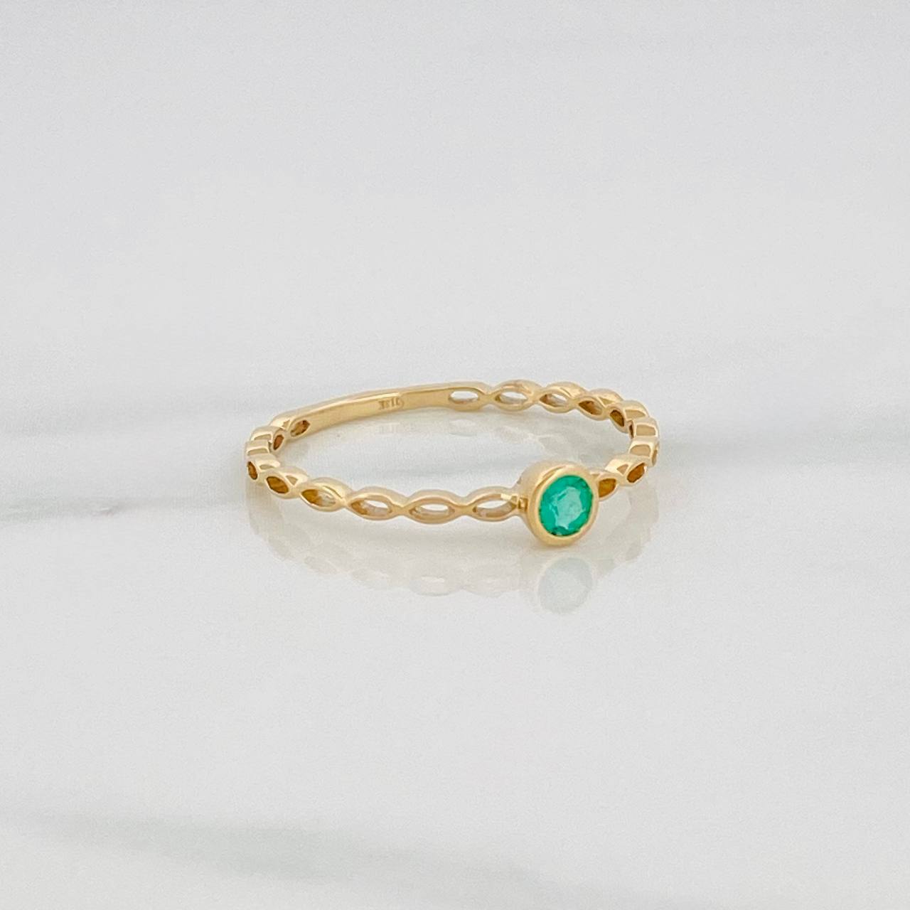 Anillo Bisel Esmeralda 11pts 0.95g / T6 3/4 Oro Amarillo 18K