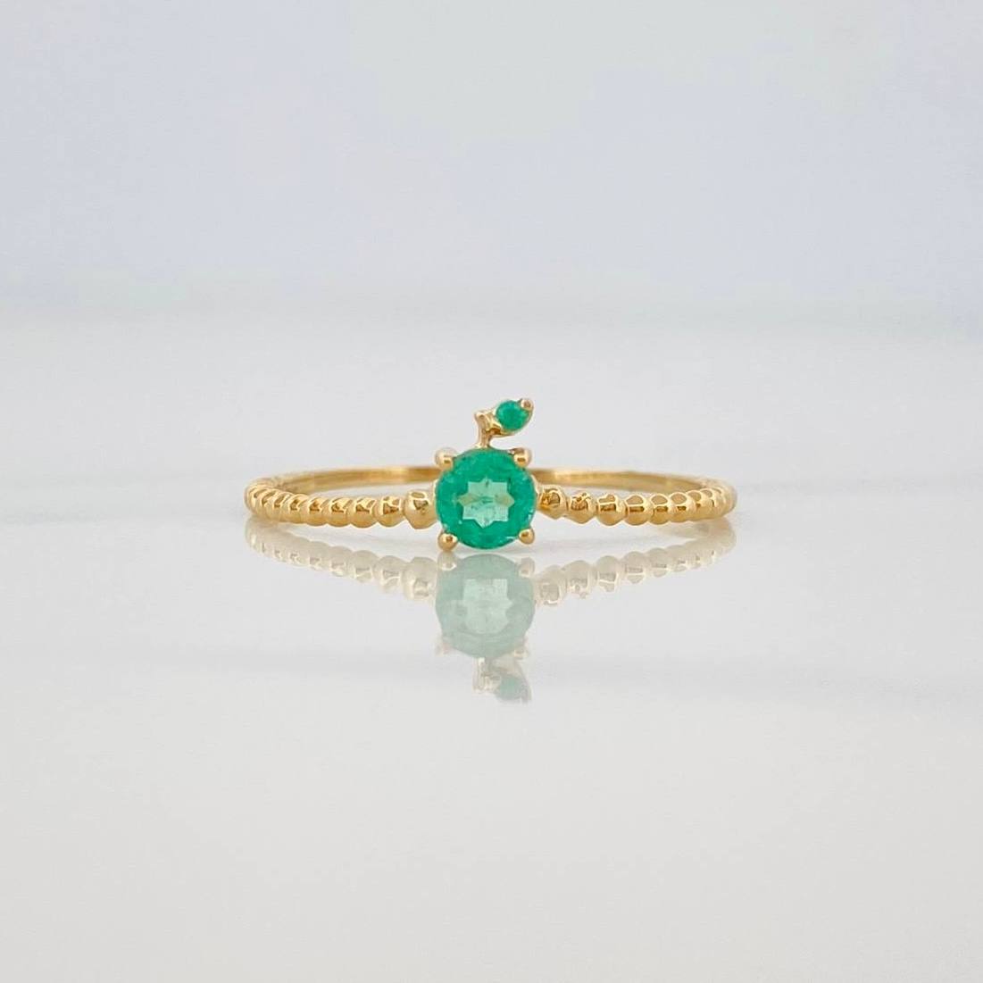 Anillo Manzana Esmeraldas 29pts 0.9g / T6 1/2 Oro Amarillo 18K