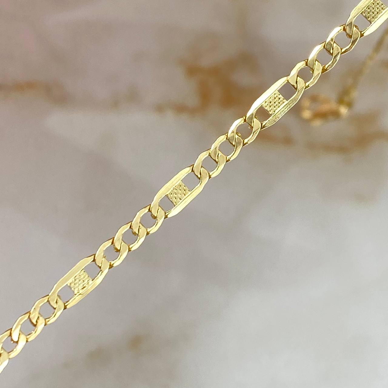 Pulso Figaro Plano 1.6gr / 19cm / Diamantado Oro Amarillo +1 ©