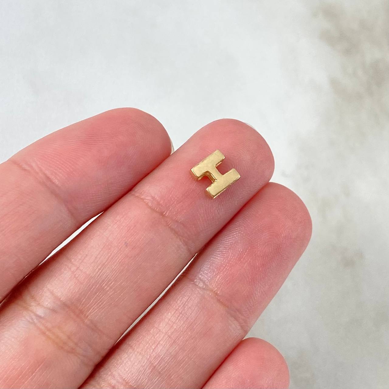 Herraje Letra H 0.45gr / 0.5cm / Oro Amarillo 18K