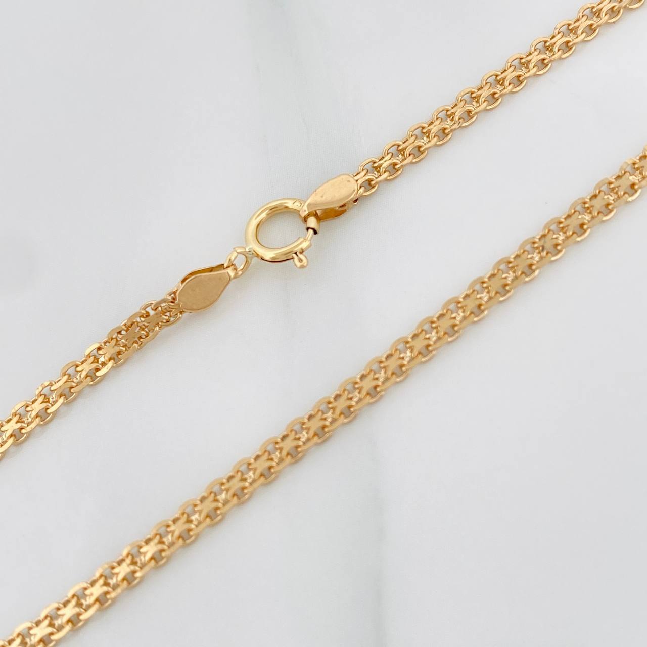 Pulso Chino 2.6g / 18cm / 2.4mm Oro Amarillo 18K