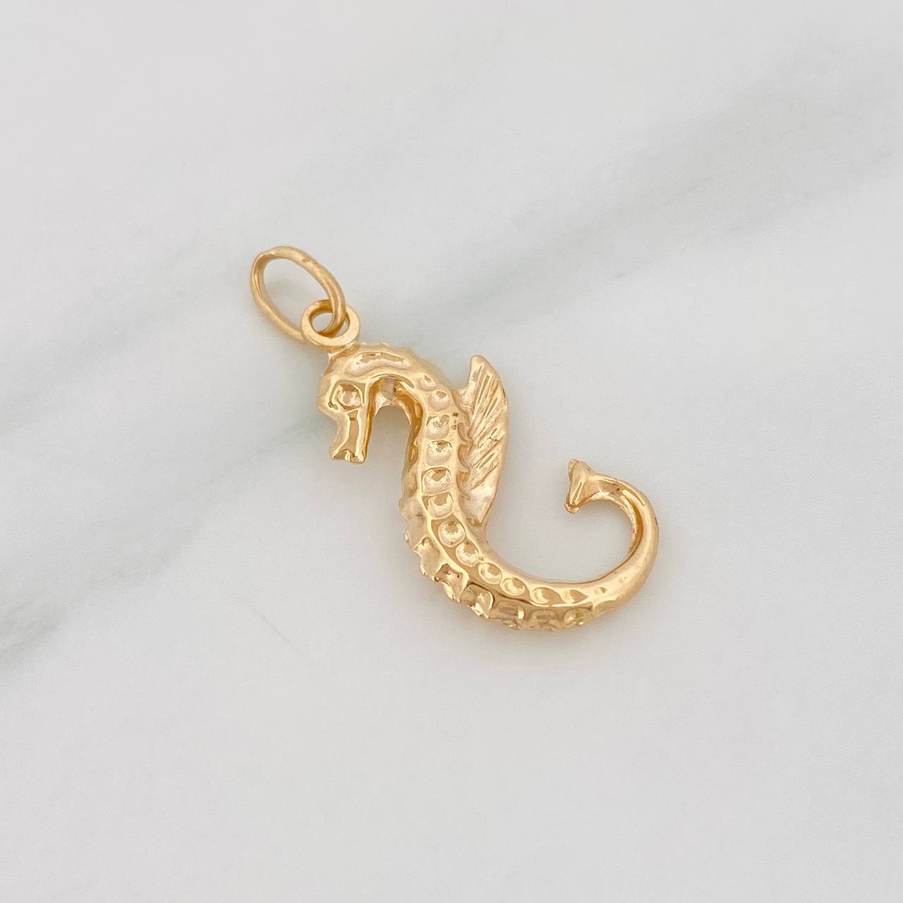 Dije Caballito de Mar 1.45g / 3cm Oro Amarillo 18K