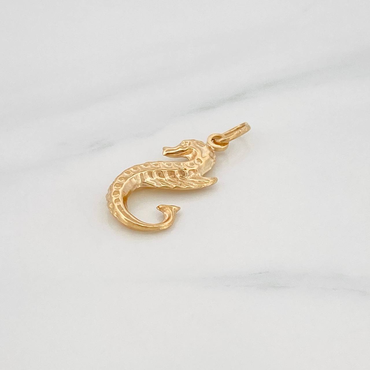 Dije Caballito de Mar 1.45g / 3cm Oro Amarillo 18K