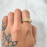 Anillo Correa Relieve 5.1gr / T7 1/2 / Oro 18K *