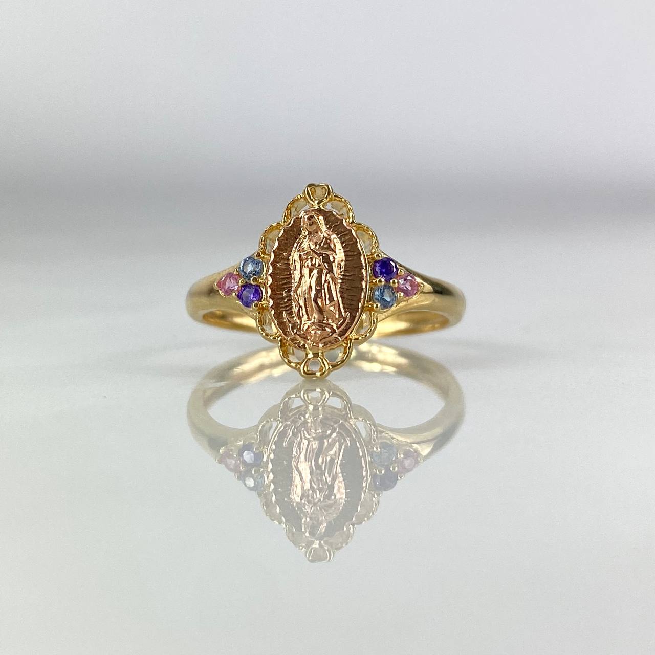 Anillo Virgen de Guadalupe 2.3gr T6 1/4 Circones Pastel Dos Oros Amarillo Rosa