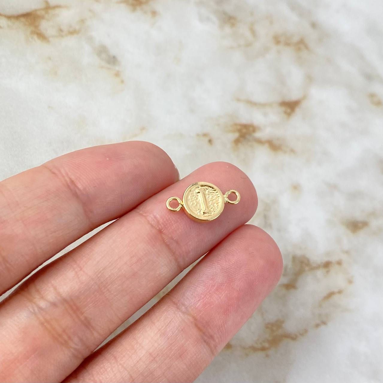 Herraje Letra I 0.35gr / 1.4cm / Circular Oro Amarillo