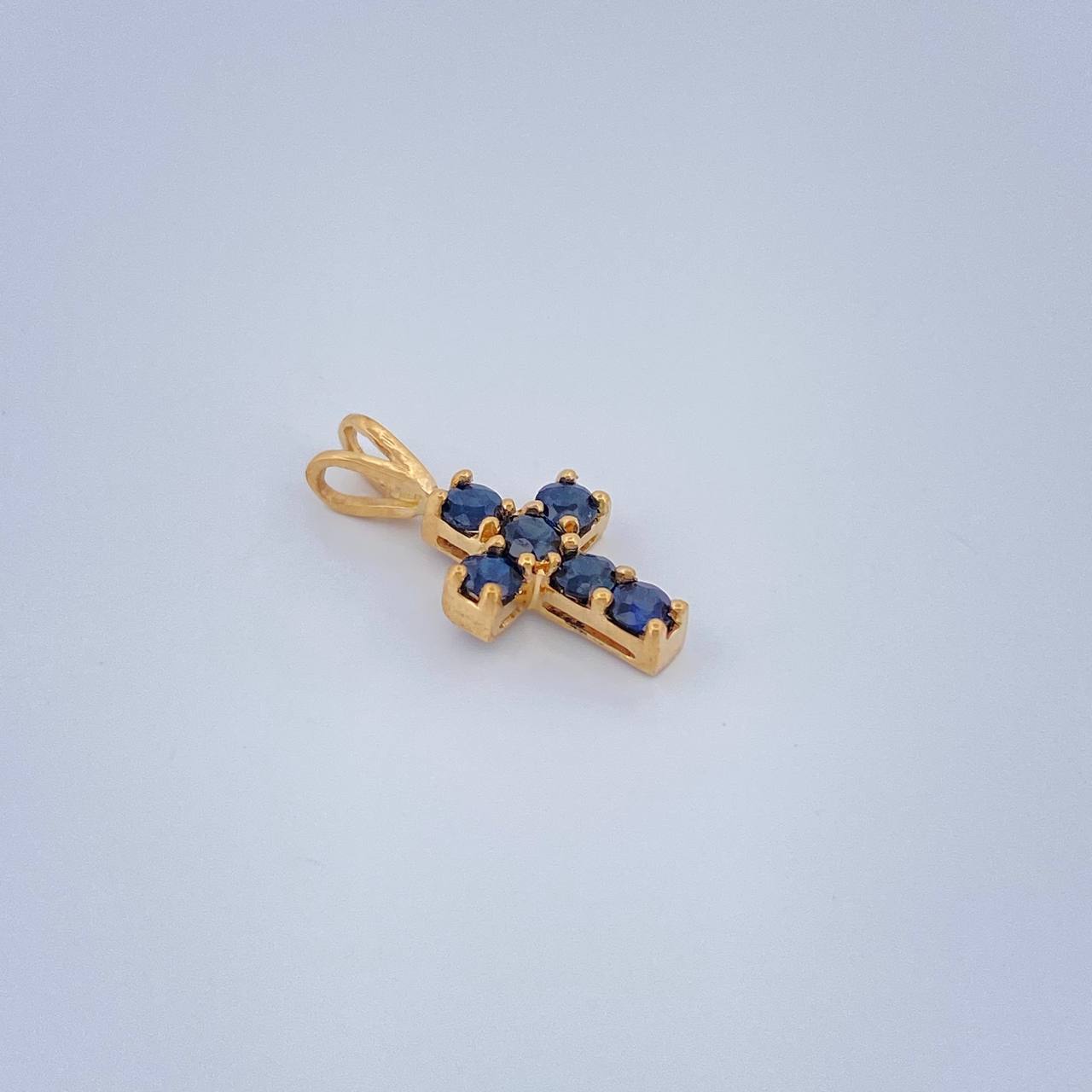 Dije Cruz Zafiros 0.5gr / 1.5cm / Oro Amarillo 18K %
