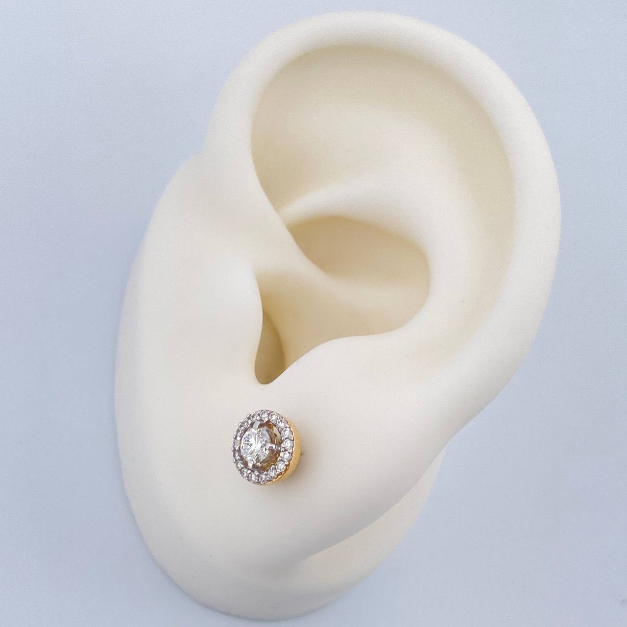 Topos Halo Diamantes 1.9gr / 6.8mm Oro Amarillo 18K %