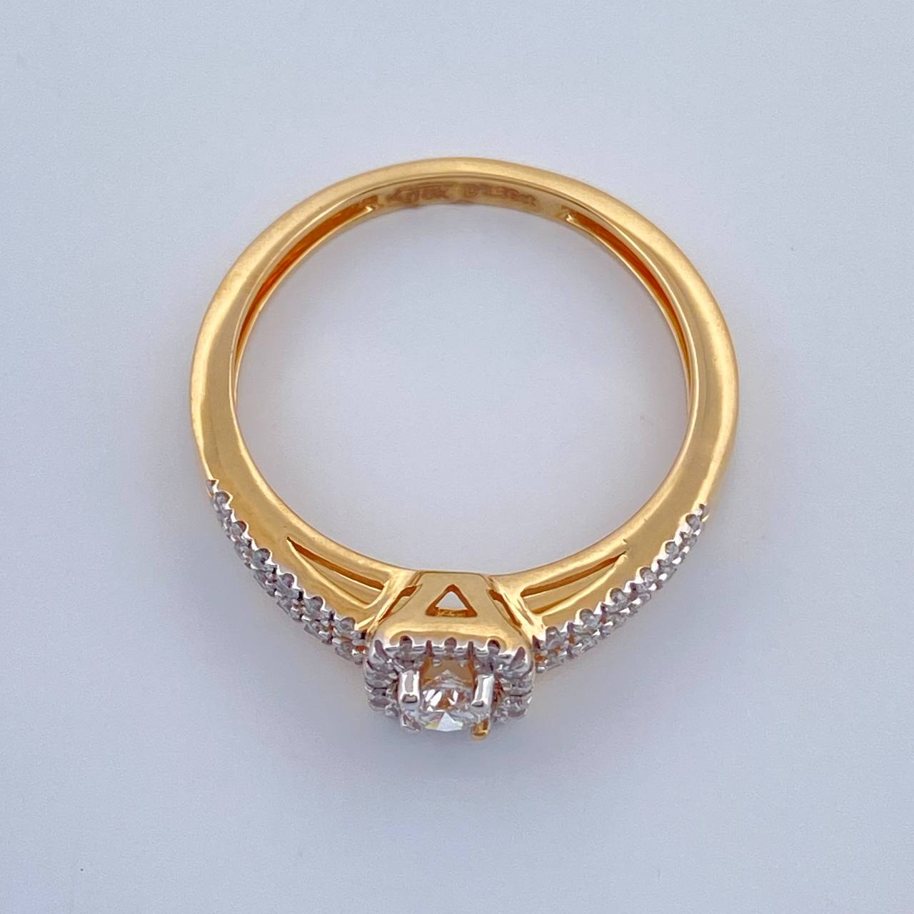 Anillo Halo Cuadrado Doble Carril Diamantes 2.9gr / T7 / Dos Oros Amarillo Blanco 18K %