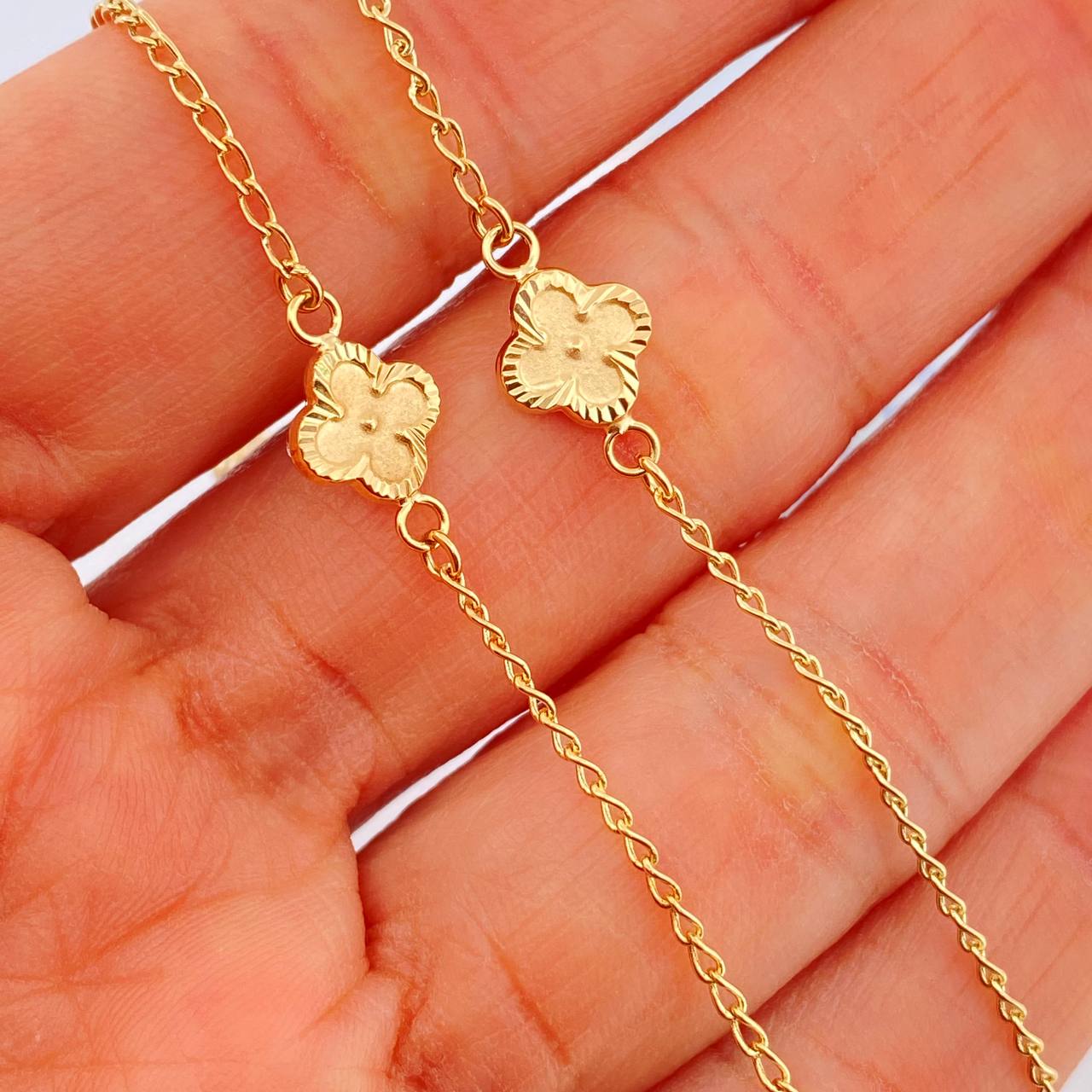 Cadena Espiga Trebol 3.8gr / 46.3cm / 1.4mm Oro Amarillo 18K %