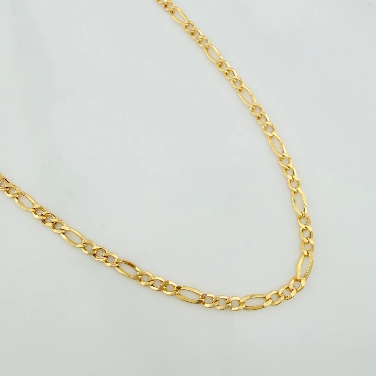 Cadena Figaro 3gr / 60.1cm / 2.4mm Oro Amarillo +1 18K $