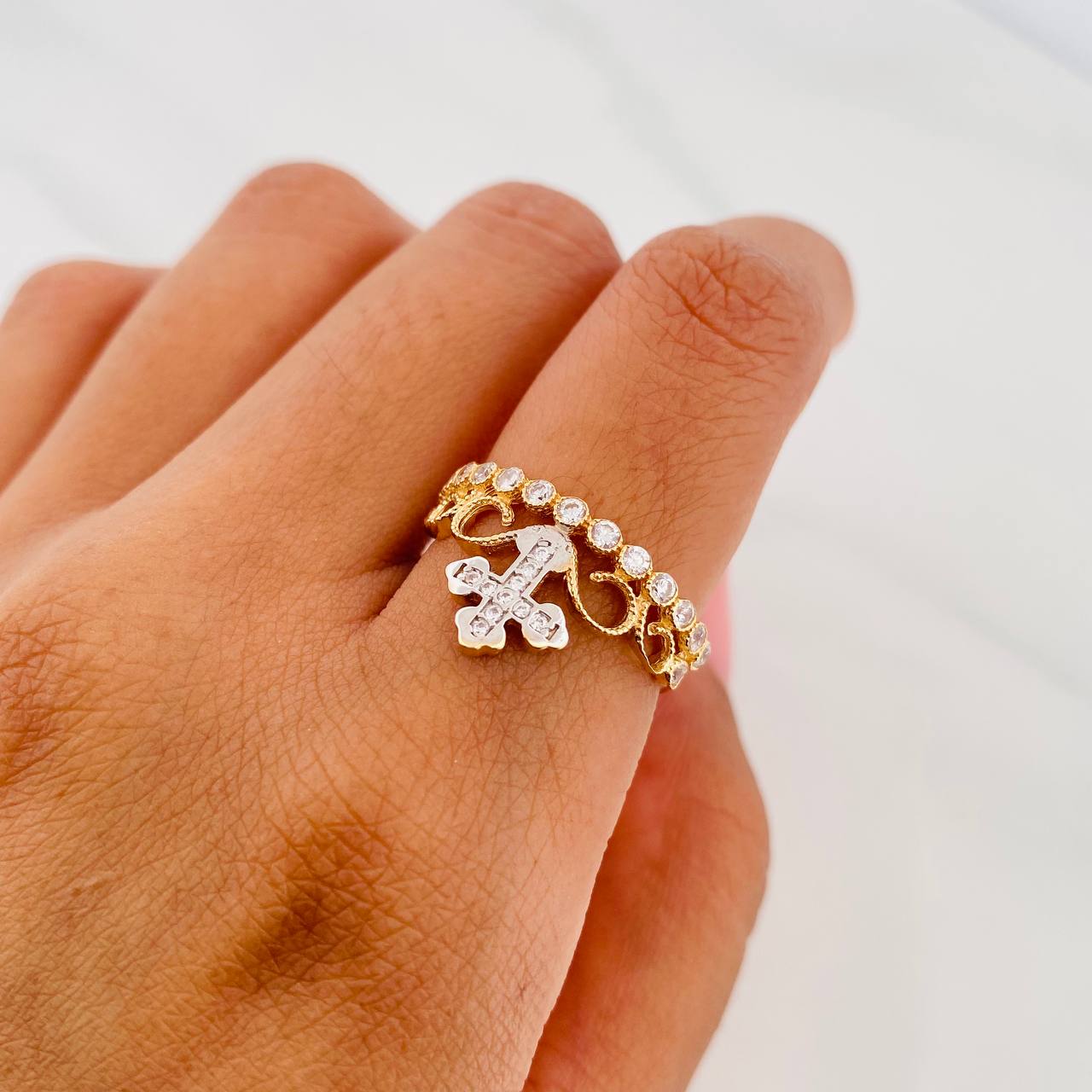 Anillo Corona Cruz 2.3 g / T6 1/2 Dos Oros Amarillo Blanco 18K