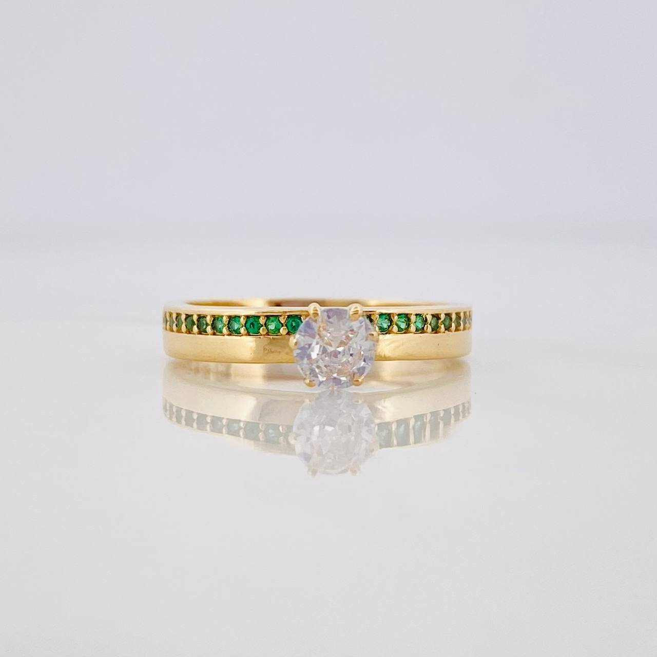 Anillo Solitario Churumbela 2.45 g / T6 Oro Amarillo 18K