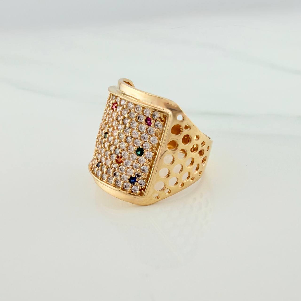 Anillo Placa Circulos 6.65gr / T7 1/4 / Oro Amarillo 18K