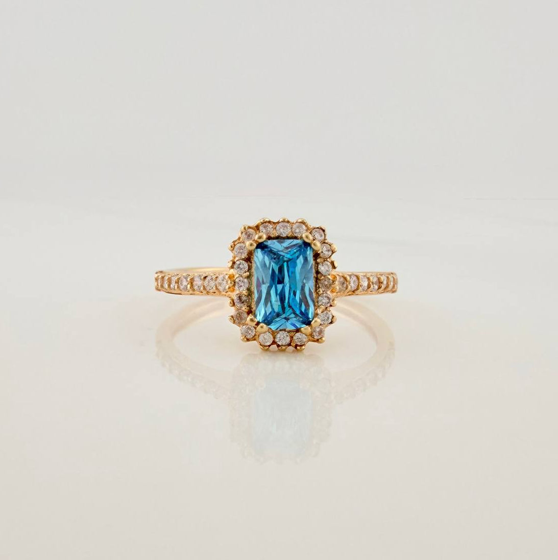 Anillo Halo Marquesina 2.75gr / T7 / Oro Amarillo 18K $