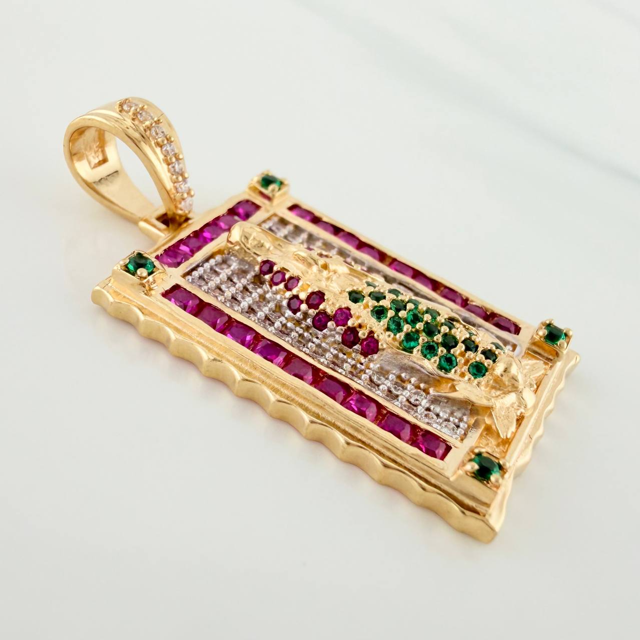 Dije Virgen Guadalupe 7.15gr / 3.6cm / Dos Oros Amarillo Blanco 18K