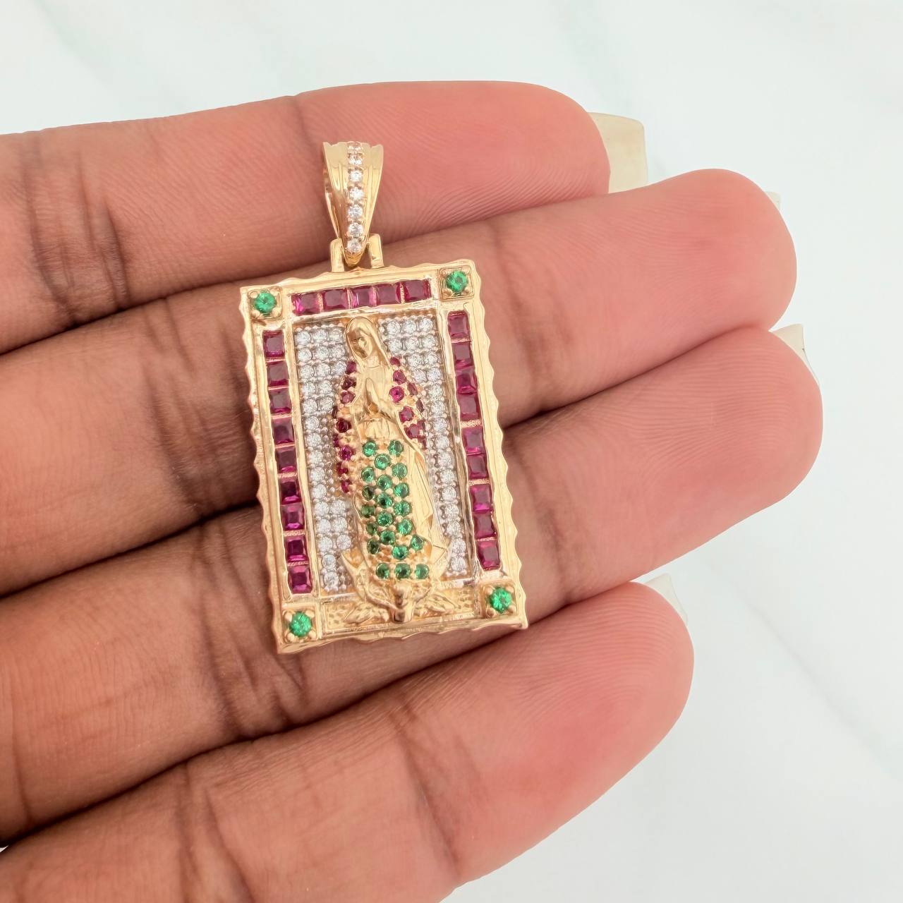 Dije Virgen Guadalupe 7.15gr / 3.6cm / Dos Oros Amarillo Blanco 18K