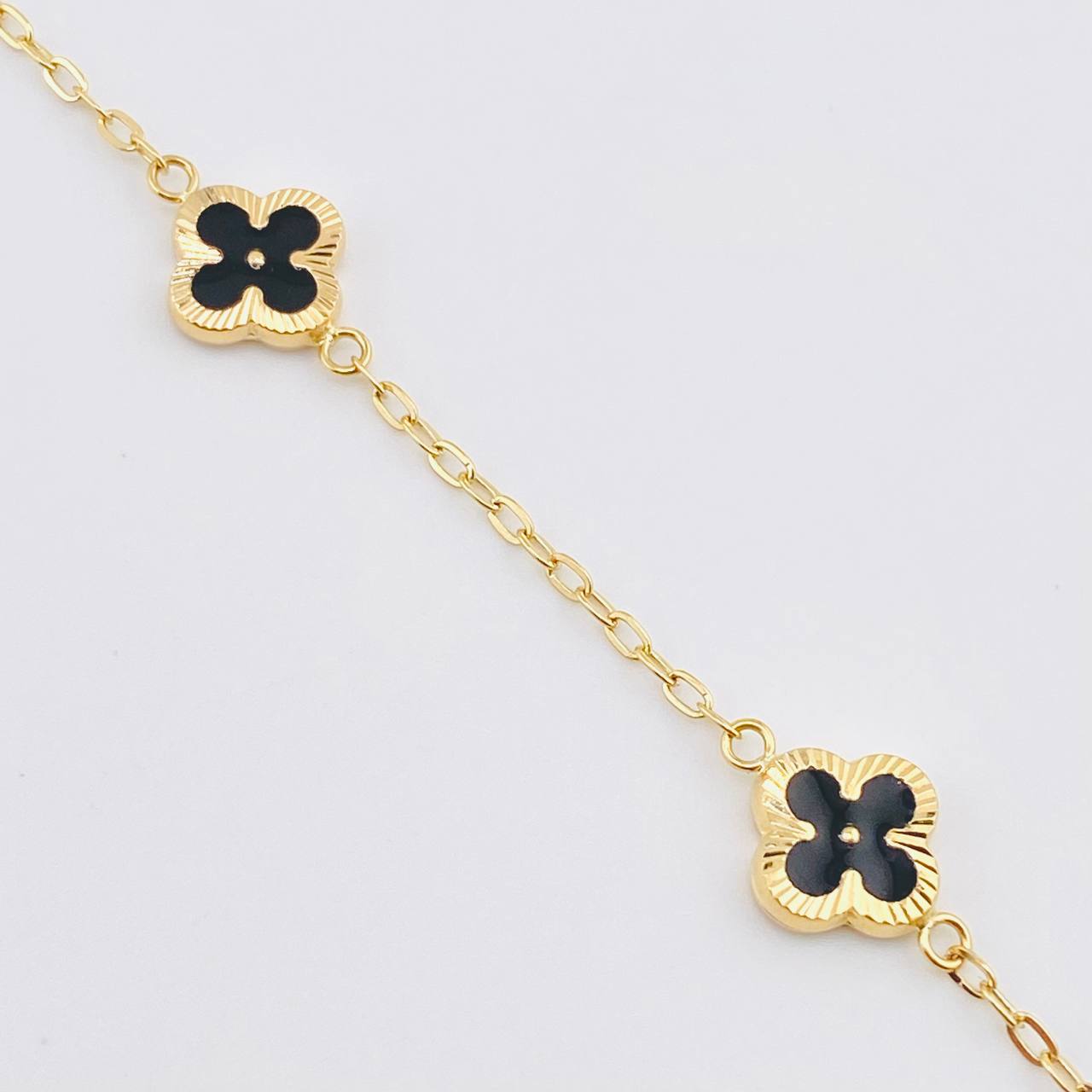 Pulso Aro Seguido Trebol Negro 3.3gr / 19cm / 9.9mm Oro Amarillo 18K *