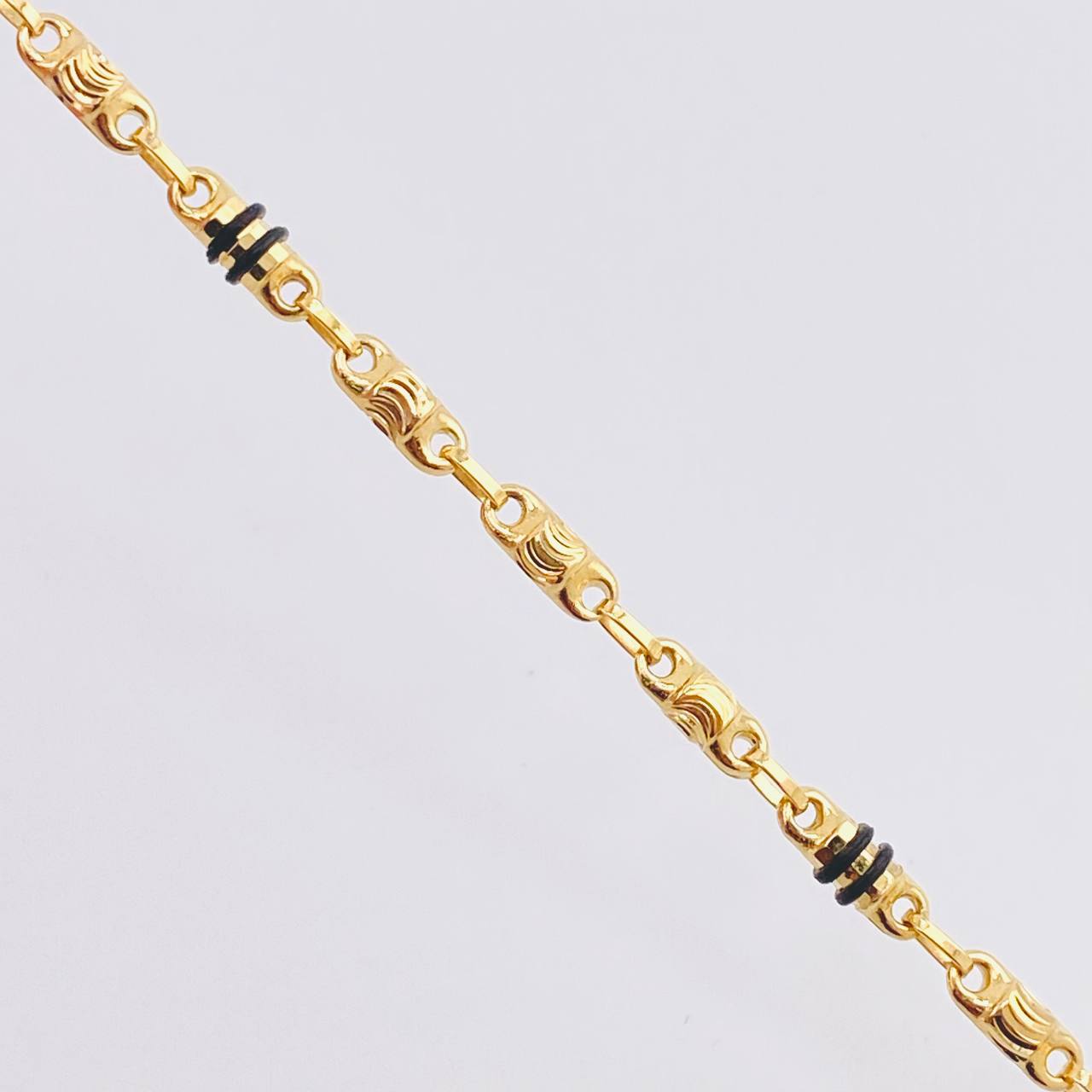 Pulso Rustico Cilindro Diamantado 5.15gr / 21.5cm / 3.9mm Oro Amarillo 18K *