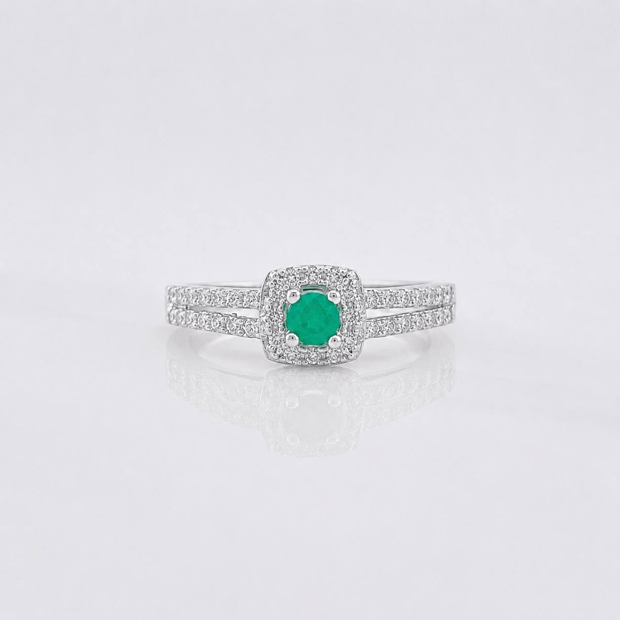 Anillo Halo Cuadrado Esmeralda 0.14pts 1.75g / T6 3/4 Plata 925